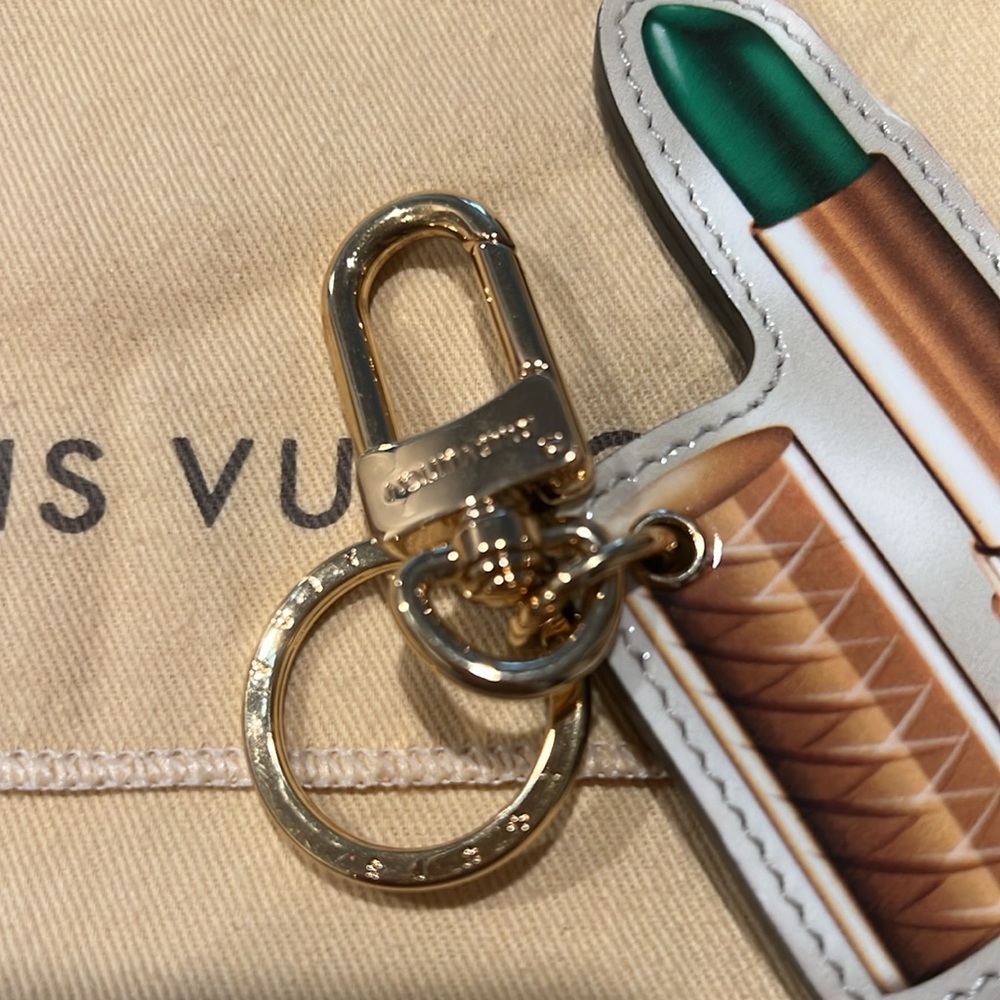 Louis Vuitton Vernis Stickers Lipstick Key Ring - Picture 4 of 5